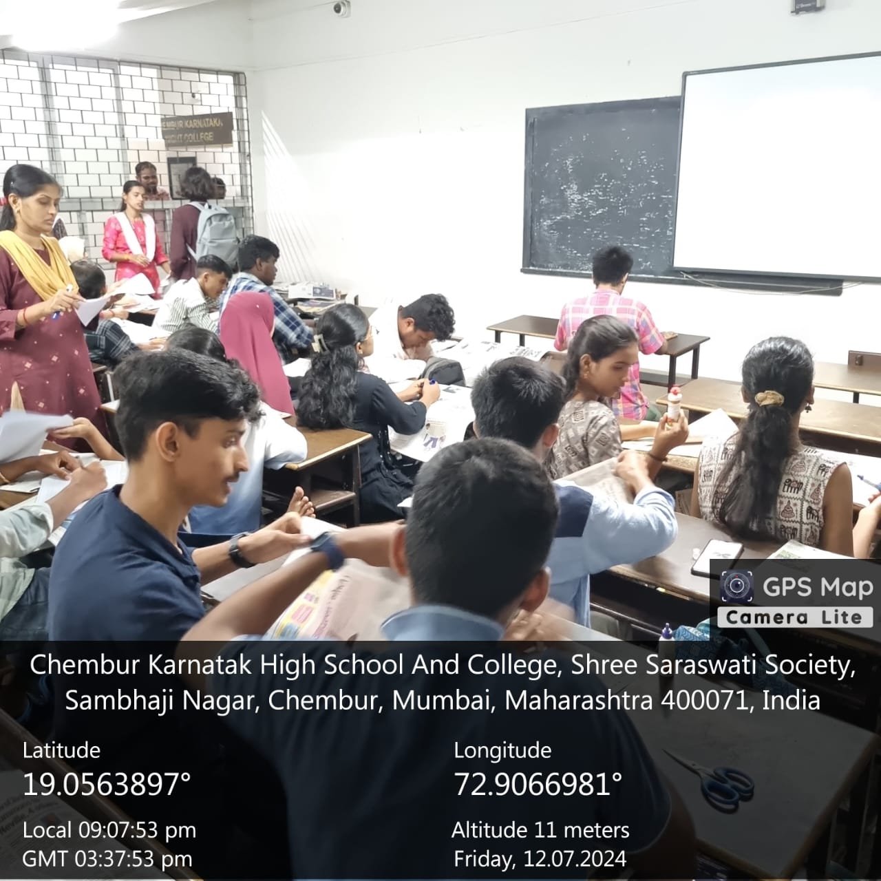 Chembur Karnataka Night College Sharing and Caring